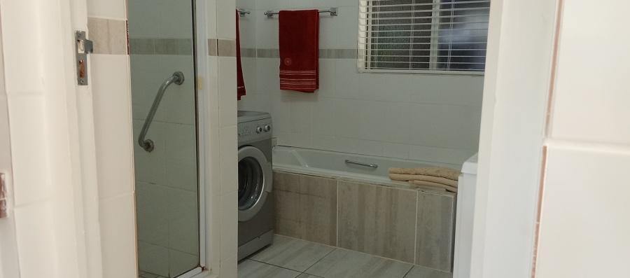 5 Bedroom Property for Sale in Kleinbaai Western Cape